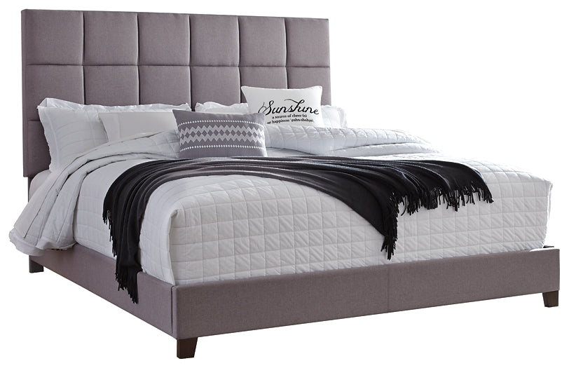 Dolante  Upholstered Bed