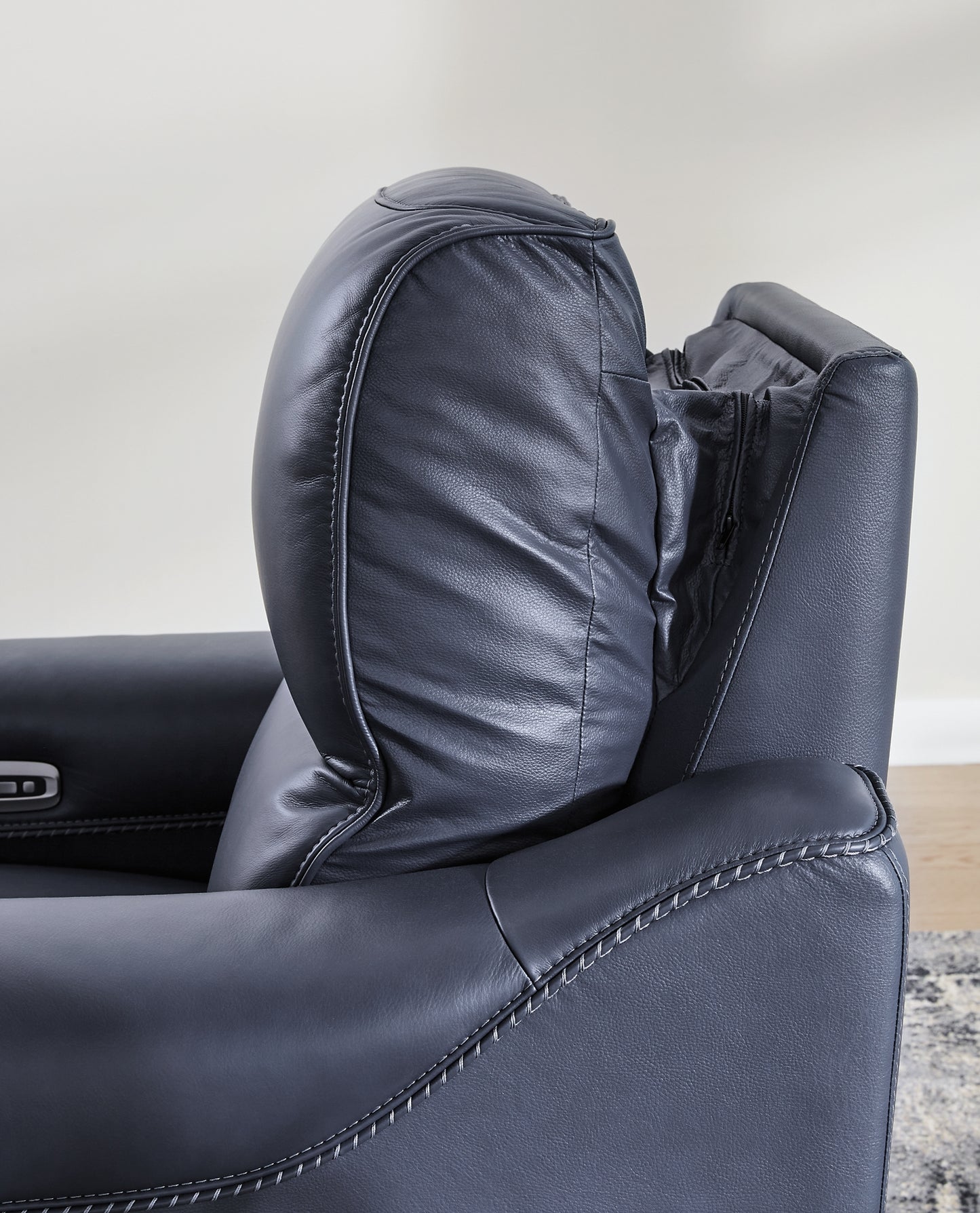 Mercomatic PWR REC Sofa with ADJ Headrest