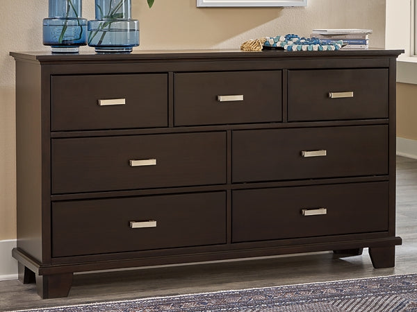 Covetown Twin Panel Bed with Dresser and 2 Nightstands